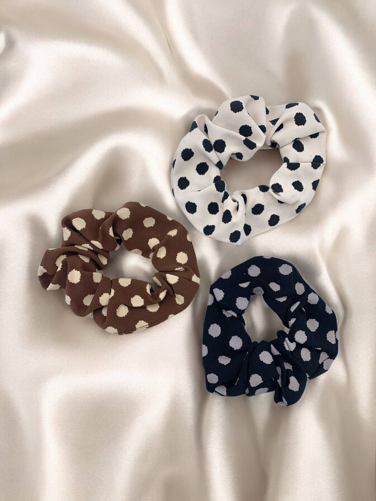 Polka dot scrunchie XH04