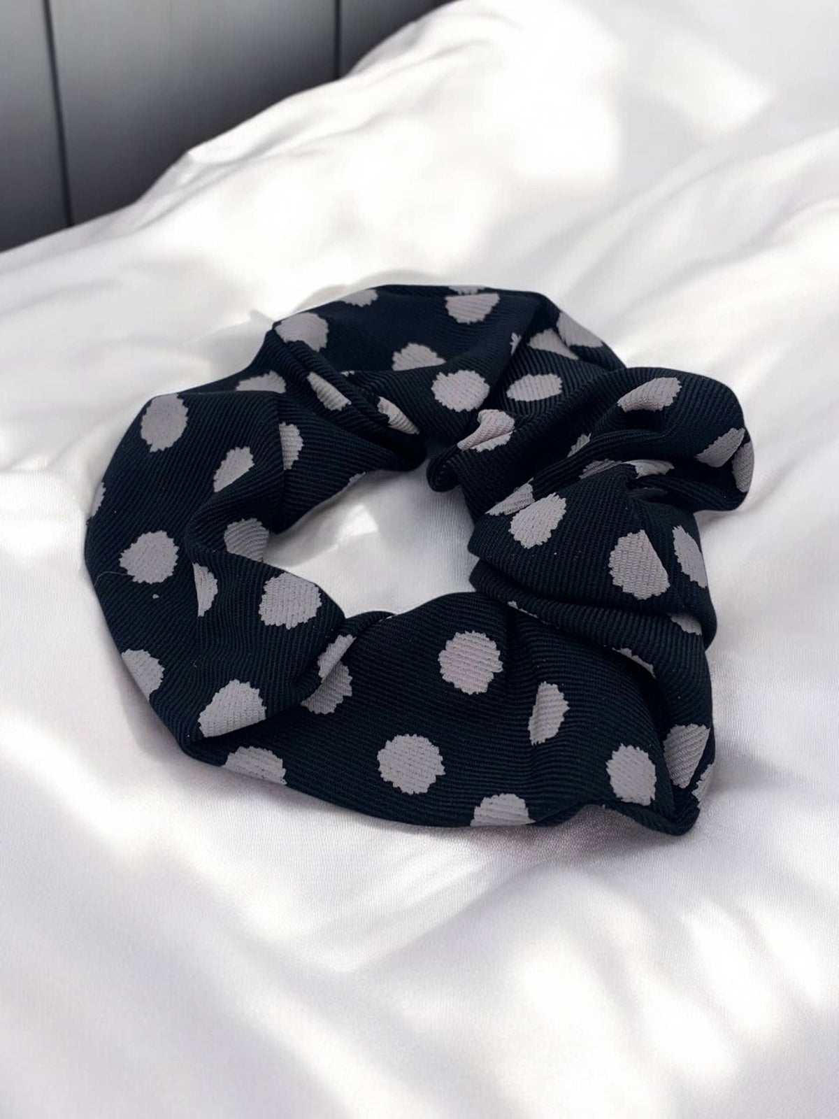 Polka dot scrunchie XH04